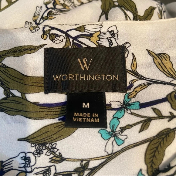 🛍️3/$30 Worthington women’s floral blouse in size medium - Picture 6 of 7